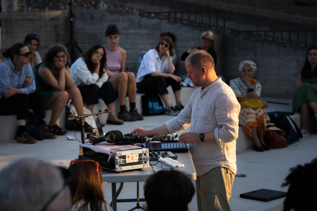 Stijn Demeulenaere, Sounding Lines, 2025, performance. Photo by Claudia Goletto. Stijn Demeulenaere, Sounding Lines, 2025, performance. Photo by Claudia Goletto.
