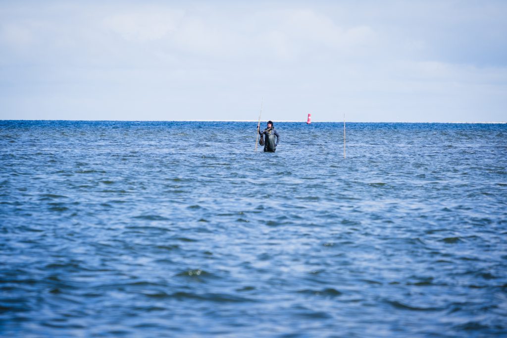 Stijn-demeulenaere-Sounding-Lines-Wadden-Sea-Oyster-recordings-pic-by-Tristan-Visser